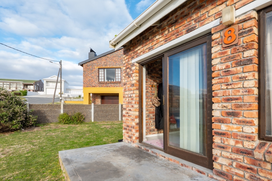 To Let 3 Bedroom Property for Rent in Struisbaai Western Cape